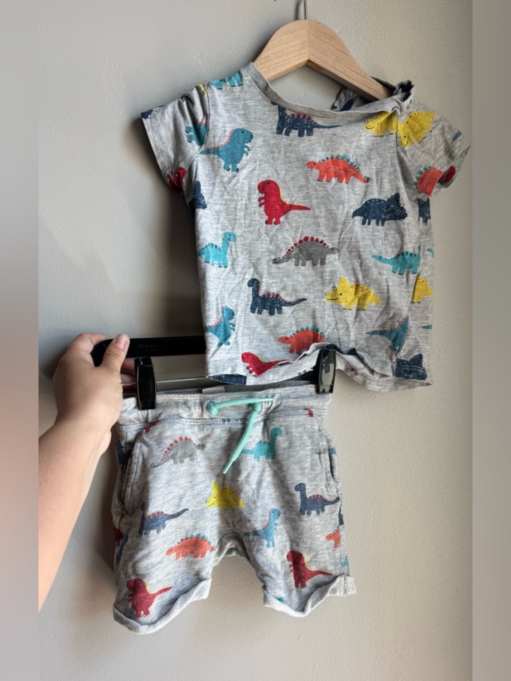 H&M Dino Baby Set 9-12M Dinosaur Shirt Shorts Outfit Playwear Y2K Summer